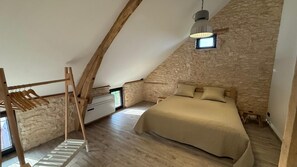 4 chambres, fer et planche à repasser, accès au Wi-Fi (inclus)