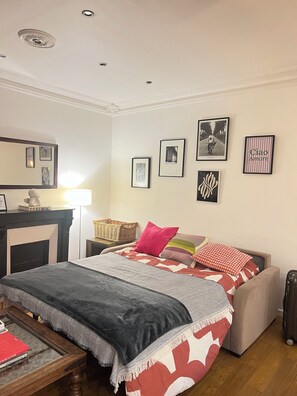 1 bedroom, in-room safe, desk, iron/ironing board