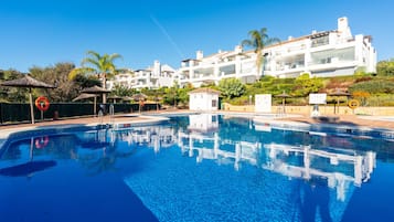 Apartment | Pool | Outdoor pool