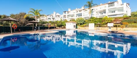 Apartment | Pool | Outdoor pool