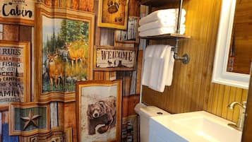 Toallas y papel higiénico