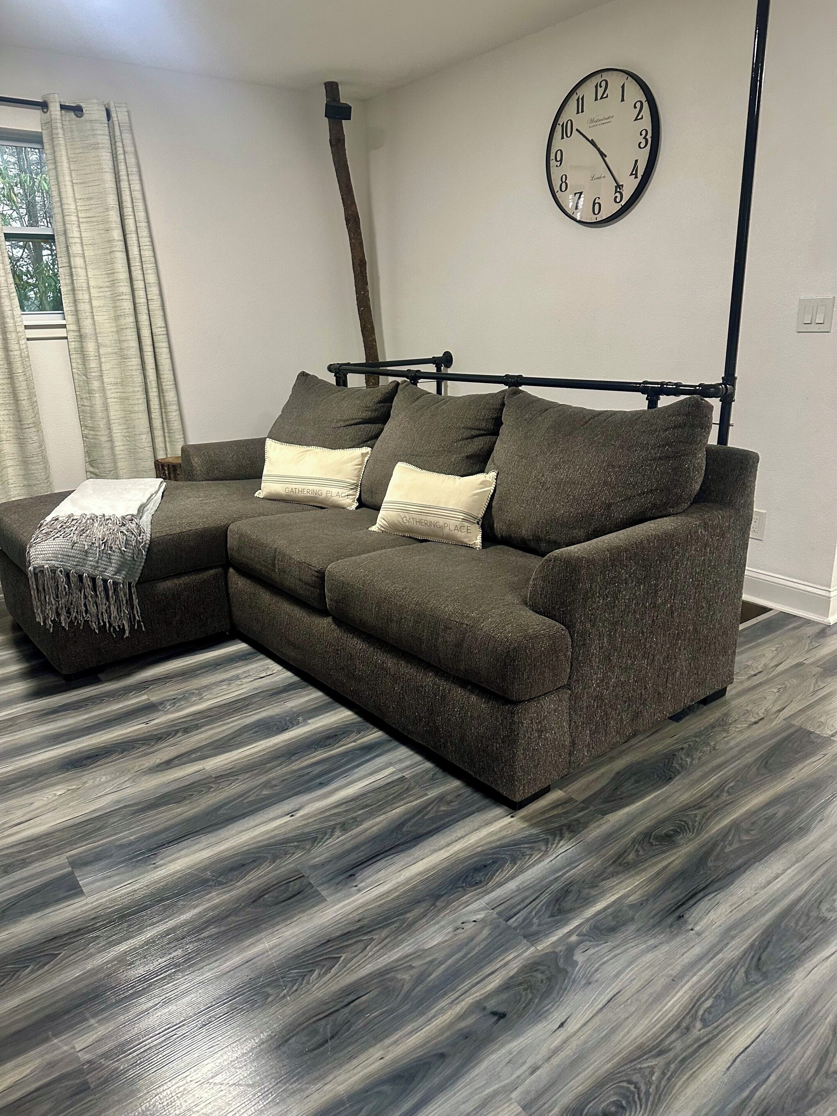 Smart TV, fireplace, stereo