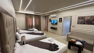 Decoración personalizada, muebles diferentes y escritorio