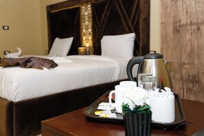 Panoramic Twin Room | Individually decorated, individually furnished, desk, laptop workspace - Master Pyramids Inn (Giza)
