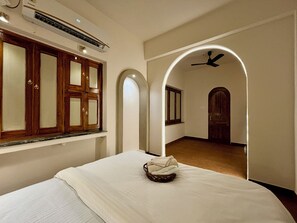 5 slaapkamers, een strijkplank/strijkijzer, wifi, beddengoed