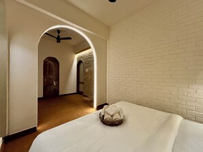 5 slaapkamers, een strijkplank/strijkijzer, wifi, beddengoed