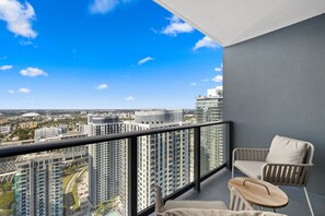 Luksusstudio, balkong, byutsikt | Balkong