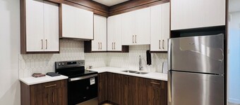 Cozy and Modern Basement Suite – 10 Minutes from Downtown!