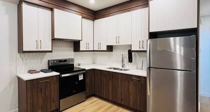 Cozy and Modern Basement Suite – 10 Minutes from Downtown!