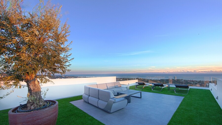 Amazing Villa With Terrace
