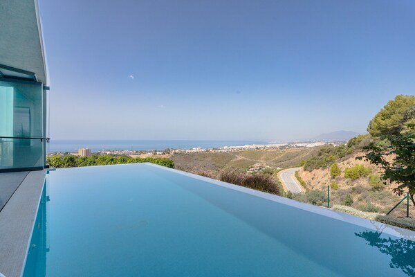 Villa In Marbella With Private Heated Pool - Marbella