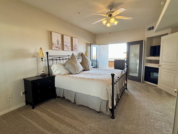 2 habitaciones, escritorio, tabla de planchar con plancha y wifi 