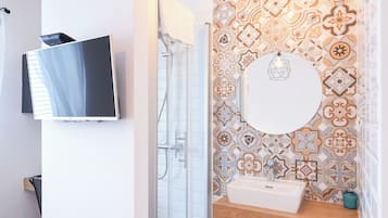 Handtücher, Seife, Shampoo, Toilettenpapier