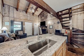 Interior - Cozy 2-bedroom condo 2/2 just blocks from base-with W/D and wifi  (Angel Fire)