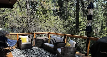 Charming 2B-1 B quiet mountain retreat in Terrace Lakes just an hour from Boise.