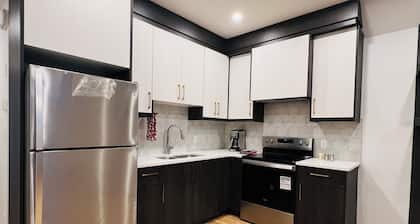 Modern and Comfortable Basement Suite – Minutes from Downtown!