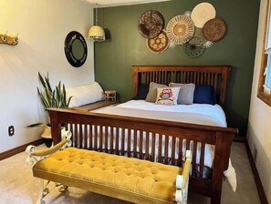 4 slaapkamers, een strijkplank/strijkijzer, reisbedje, wifi