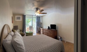 1 slaapkamer, een bureau, een strijkplank/strijkijzer, gratis wifi