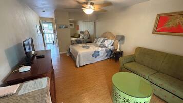 1 bedroom, desk, iron/ironing board, free WiFi