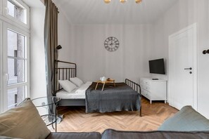 Fer et planche à repasser, Wi-Fi gratuit, draps fournis