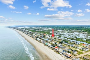 Beach nearby, sun loungers, beach towels - Spacious 3rd Row Beach House with a Heated Pool & Hot Tub (Murrells Inlet)
