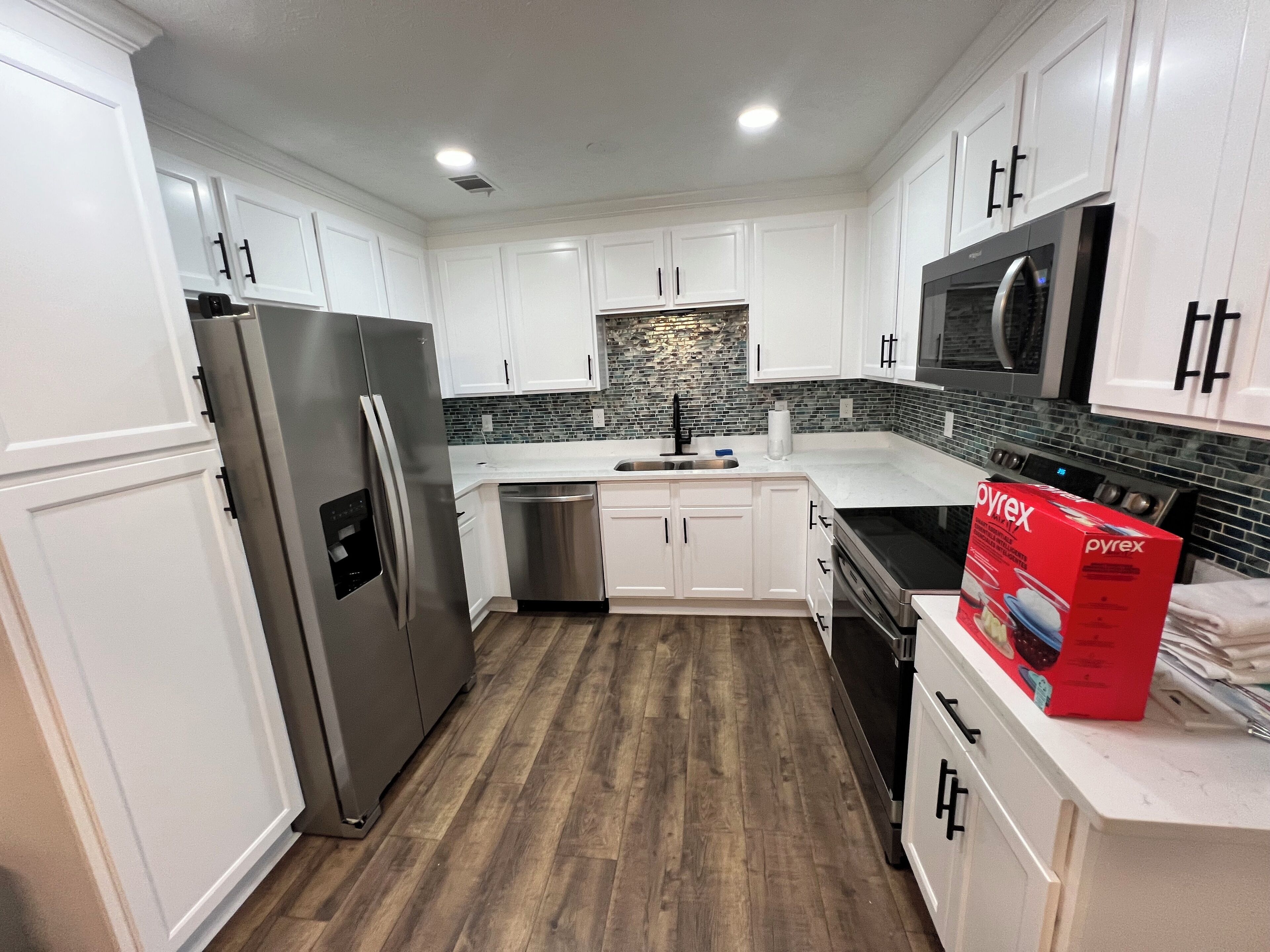 Mikrobølgeovn, ovn, kogeplade, opvaskemaskine