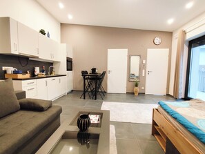 Smart TV, books - Cozy Apartment Central Location with Free Parking (Wien)