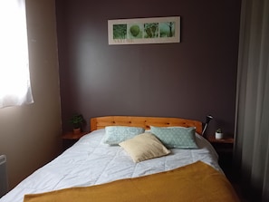 4 chambres, fer et planche à repasser, Wi-Fi, draps fournis