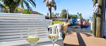 Waterfront-Heated Pool-Hottub-4bd-2BA-Paddle boat- Kayaks