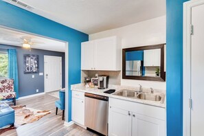 Fridge, microwave, oven, stovetop - Cozy Home away from Home with FREE Parking. Only 4 miles from Broadway/Downtown! (Nashville)
