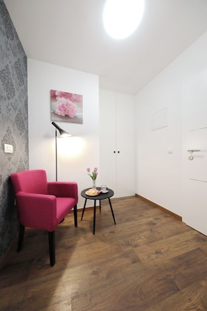 Habitación Deluxe, vistas a la ciudad | Sistema de insonorización y wifi gratis