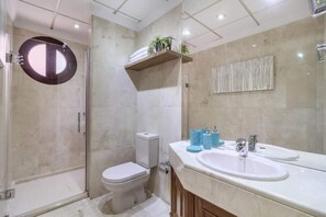 Hair dryer, towels