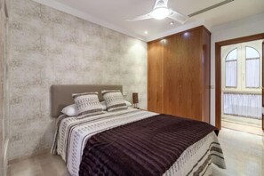 2 Schlafzimmer, Bügeleisen/Bügelbrett, kostenloses WLAN