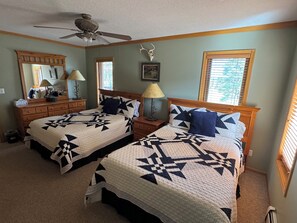 4 bedrooms, iron/ironing board, bed sheets