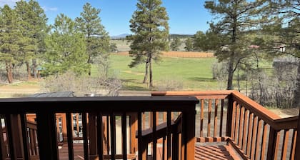 Cozy 4-bedroom cabin in Chama with relaxing mountain vibes