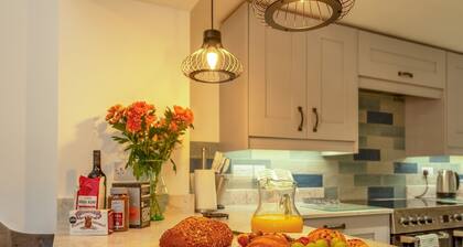 Pass the Keys | The Drift House – Countryside Luxury & Comfort!