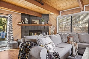 TV connectée, cheminée