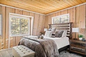 3 Schlafzimmer, Schreibtisch, Bügeleisen/Bügelbrett, Reisekinderbett