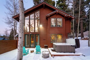 Terrace/patio - Palisades Getaway•A/C•Hot Tub•Nature Views•EV Chrg (Alpine Meadows)