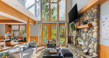 Palisades Cabin Retreat | Hot Tub•A/C•EV•Views
