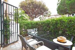 Apartment | Dining
