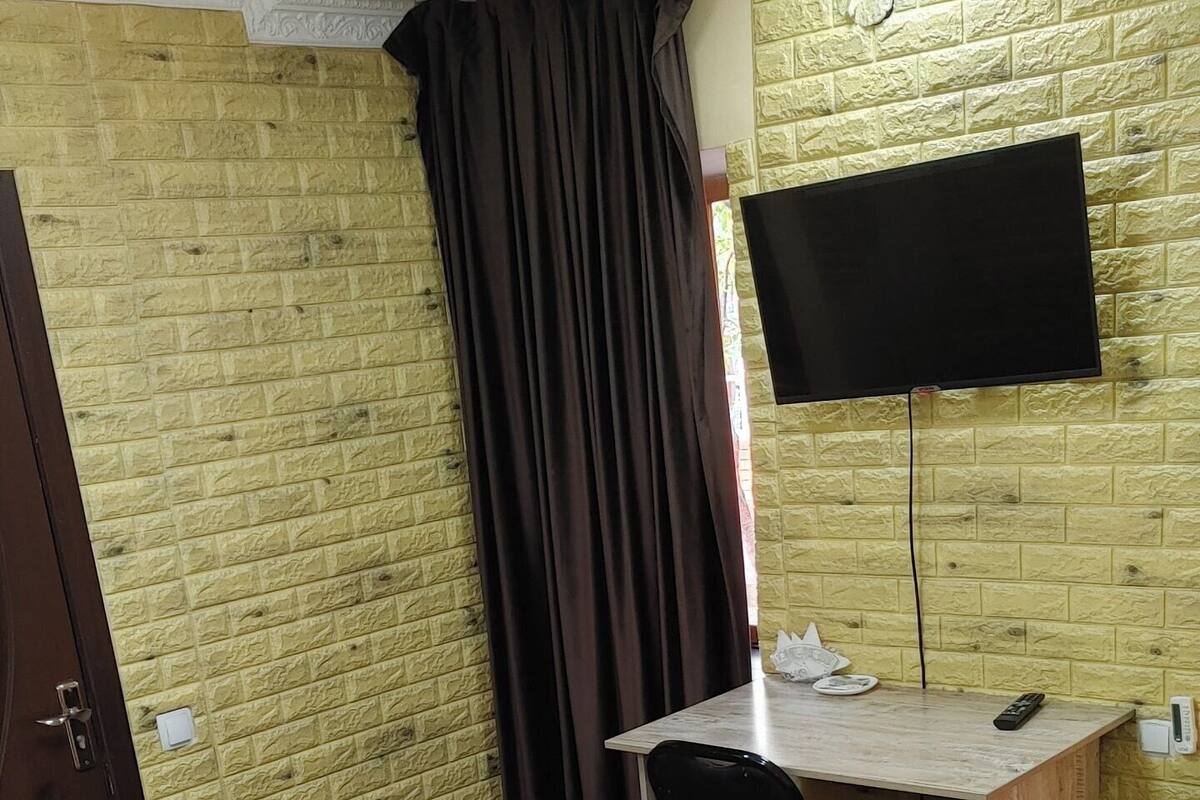 Classic Double or Twin Room | Desk, iron/ironing board, free WiFi