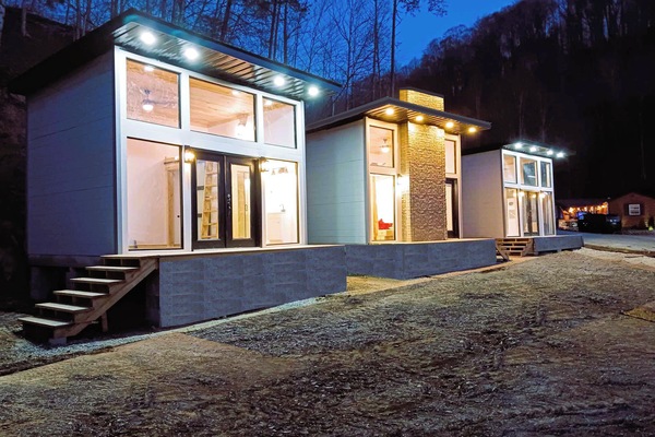 Standard Cabin, Men only, Pets Allowed | WiFi (free)
