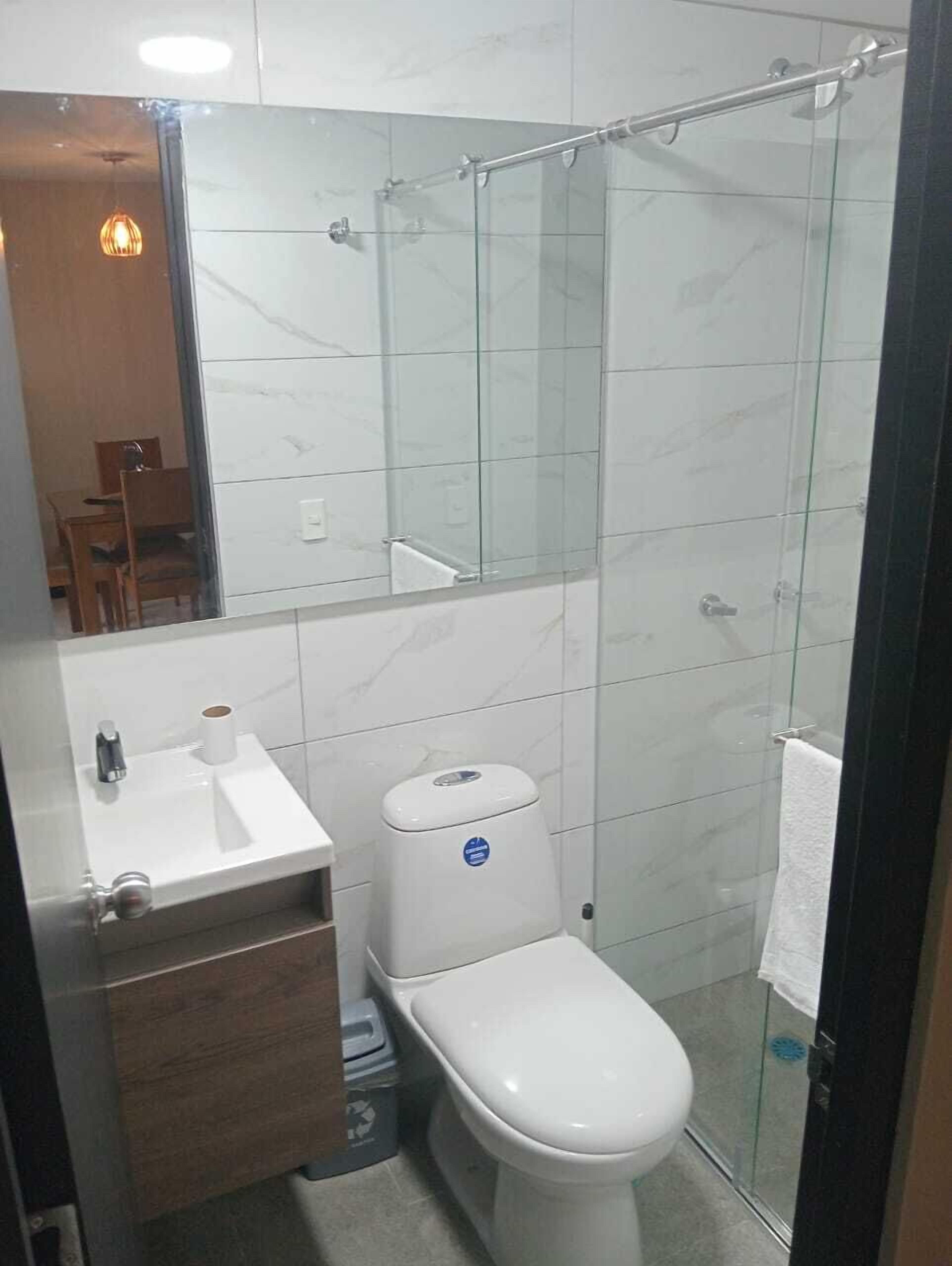 Family Apartment | Bathroom | Free toiletries, towels, soap, shampoo