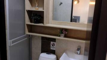 Căn hộ dành cho gia đình | Phòng tắm | Đồ dùng nhà tắm miễn phí, khăn tắm, xà phòng, dầu gội