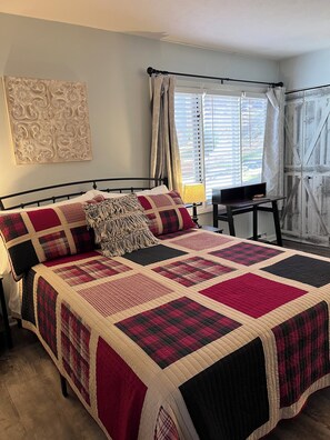 2 bedrooms, desk, iron/ironing board, free WiFi