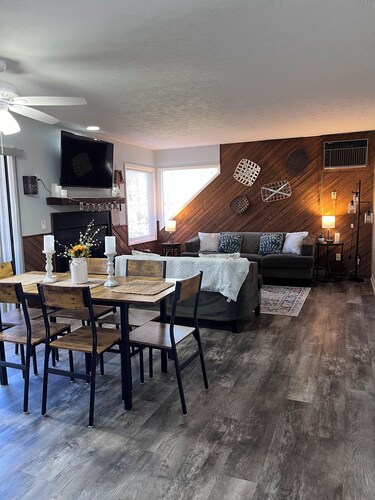 Serene haven "The Nest" in Wintergreen, close to activities and restaurants.