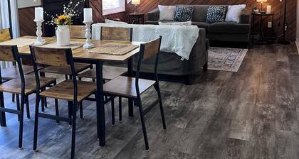 Serene haven "The Nest" in Wintergreen, close to activities and restaurants.