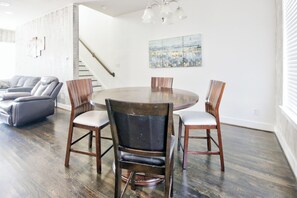Dining - Spacious 3BR Townhouse - Walk to Midtown, Near Stadiums! (Houston)