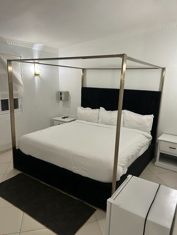 1 slaapkamer, een strijkplank/strijkijzer, gratis wifi, beddengoed